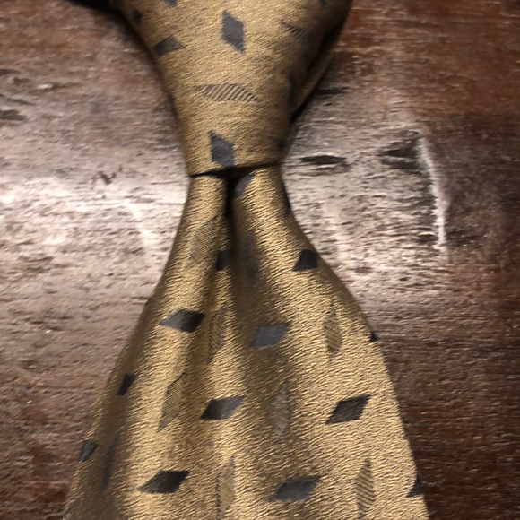 Hugo Boss Gold Tie. Italy - Picture 3 of 5